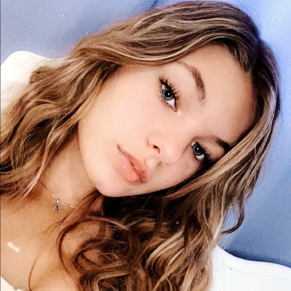 Meet your Posher, Madison - Picture 1 of 1